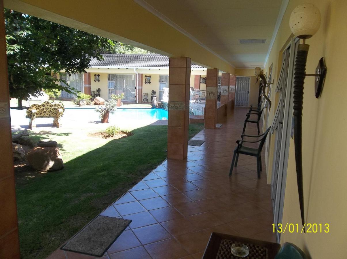 ג'רמיסטון African Elephant Guesthouse מראה חיצוני תמונה