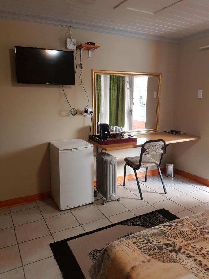 ג'רמיסטון African Elephant Guesthouse מראה חיצוני תמונה